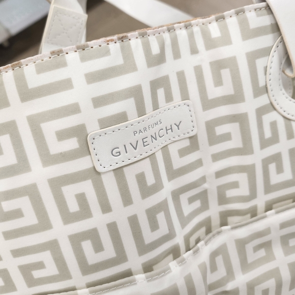 SOLD --Givenchy tote bag nwt - Picture 4 of 6